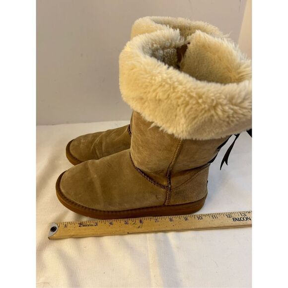 Lamo Brown Boots size 8 fur and bows some discoloration - Picture 7 of 8